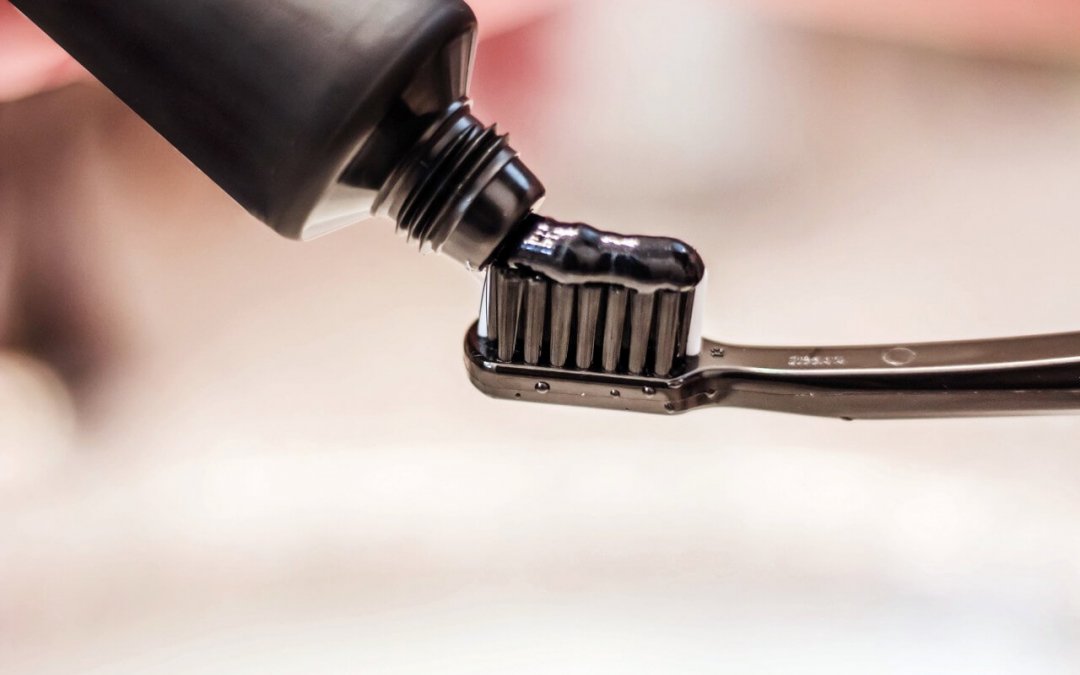 Pasta dental de Carvão