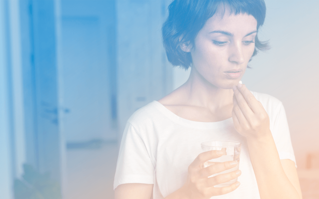 Como a postura corporal afeta a ingestão de medicamentos